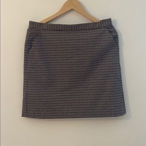 💛NWT- Banana Republic Plaid Mini Skirt w Pockets.